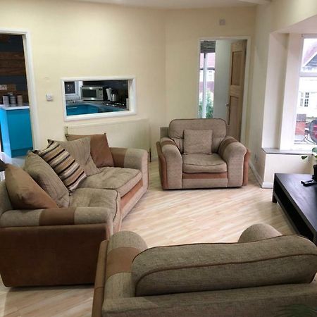 Treetops Flat2 Hall Green B28 برمنغهام المظهر الخارجي الصورة