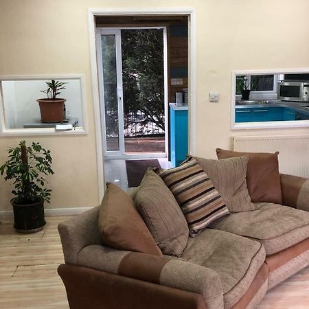 Treetops Flat2 Hall Green B28 برمنغهام المظهر الخارجي الصورة