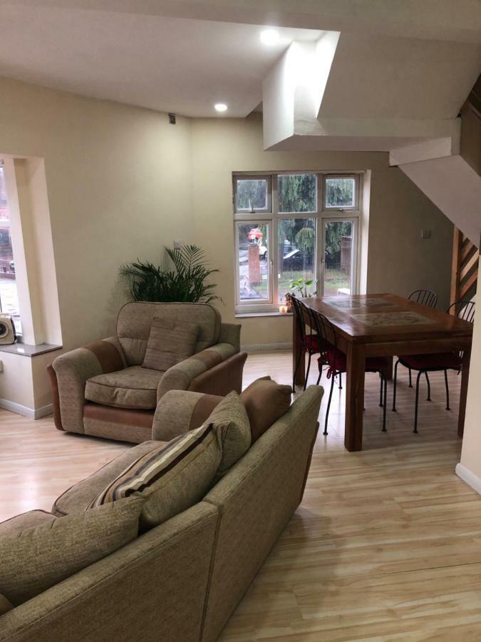 Treetops Flat2 Hall Green B28 برمنغهام المظهر الخارجي الصورة