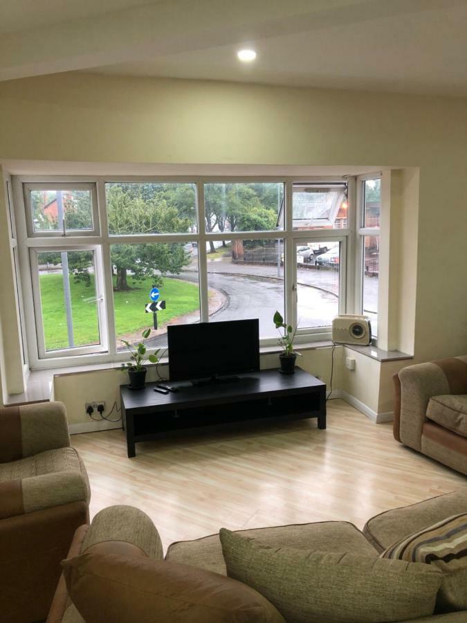 Treetops Flat2 Hall Green B28 برمنغهام المظهر الخارجي الصورة